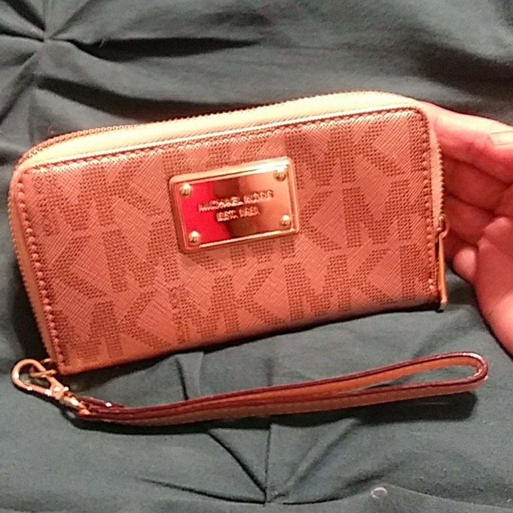Michael Kors Wristlet